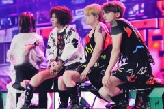 S15全球总决赛：FNC战队不敌KOI战队，瑞士轮赛制下成首支被淘汰队伍